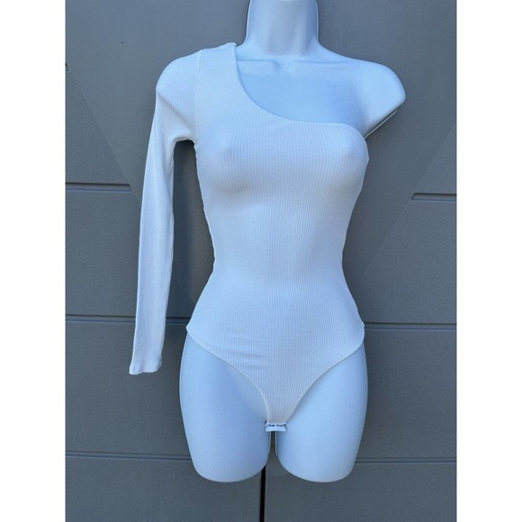 NWT Privacy Please "Emily" Ribbed One Shoulder Long Sleeve Bodysuit in Ivory XXS - Picture 4 of 12